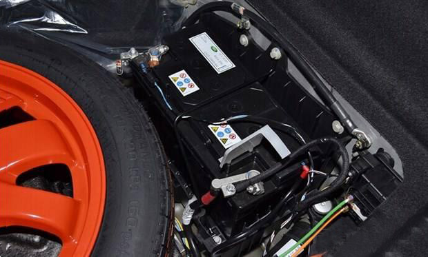 汽車電瓶總虧電?那是你沒了解這些汽車蓄電池維護保養方法